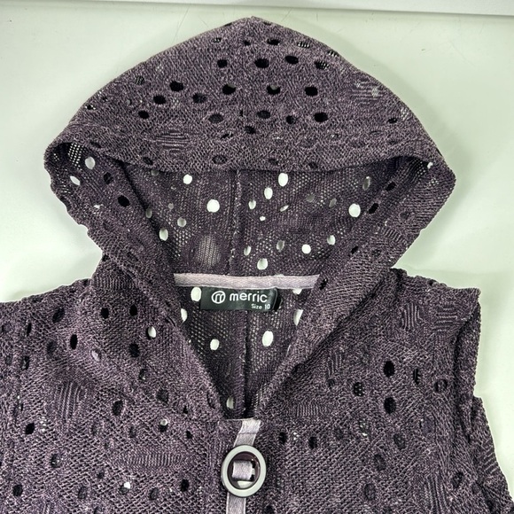 Merric purple button down hooded crochet vest - Picture 4 of 10